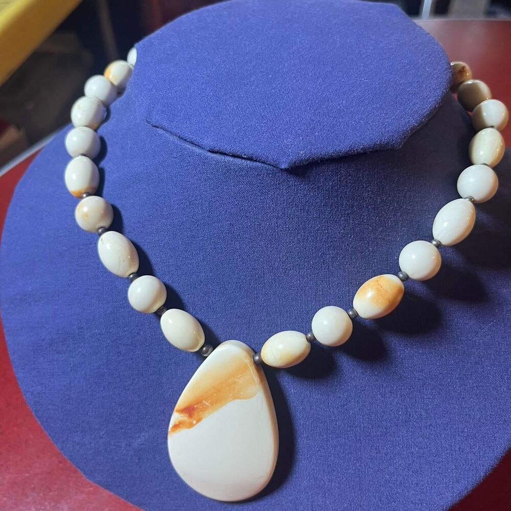 Unbranded Women's Cream and White Jewellery